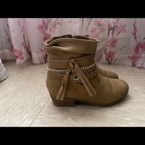 Tan fringe ankle boots - kids - size 12